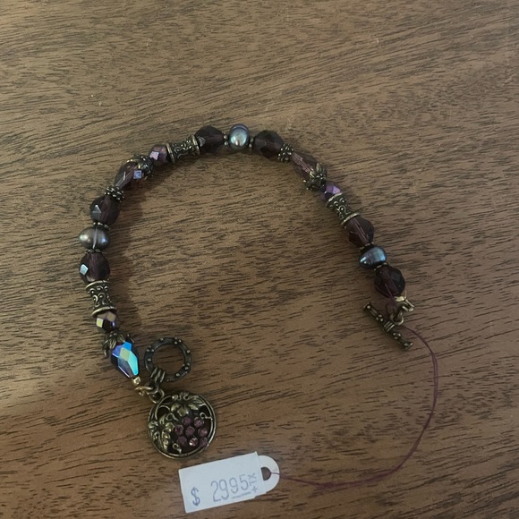 Grape Themed Bracelet. - Picture 1 of 2